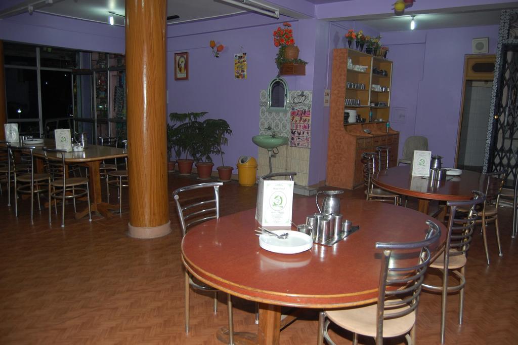 Hotel Ashish Inn Kandāghāt Εξωτερικό φωτογραφία